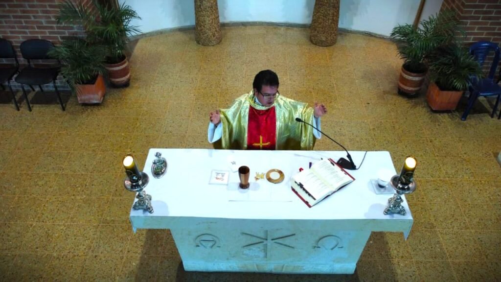 ¿Por qué el sacerdote se viste así?